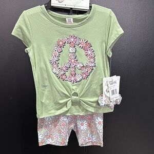 Sweet Butterfly 2 pc.set,floral sparkle peace sign,short sleeve,stretch shorts